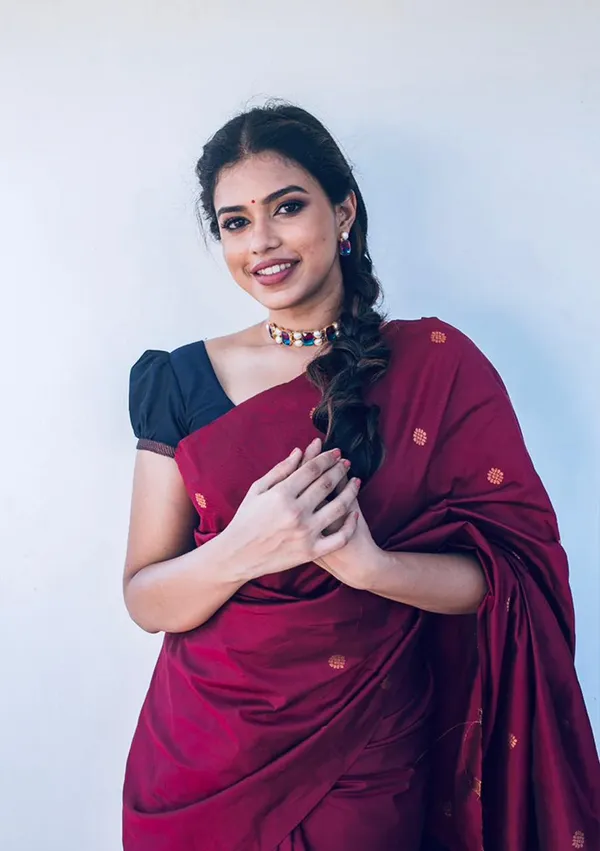 Woven_Kanjivaram_,_Banarasi_Jacquard_Saree