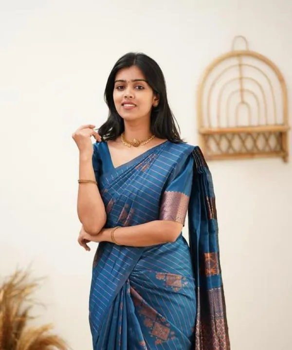 Woven_Kanjivaram_,_Banarasi_Jacquard_Saree