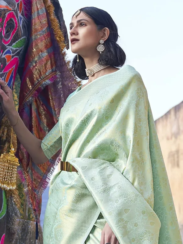 Woven_Kanjivaram_,_Banarasi_Jacquard_Saree