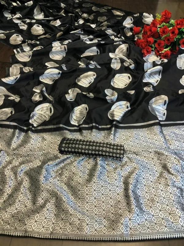 Woven_Kanjivaram_,_Banarasi_Jacquard_Saree