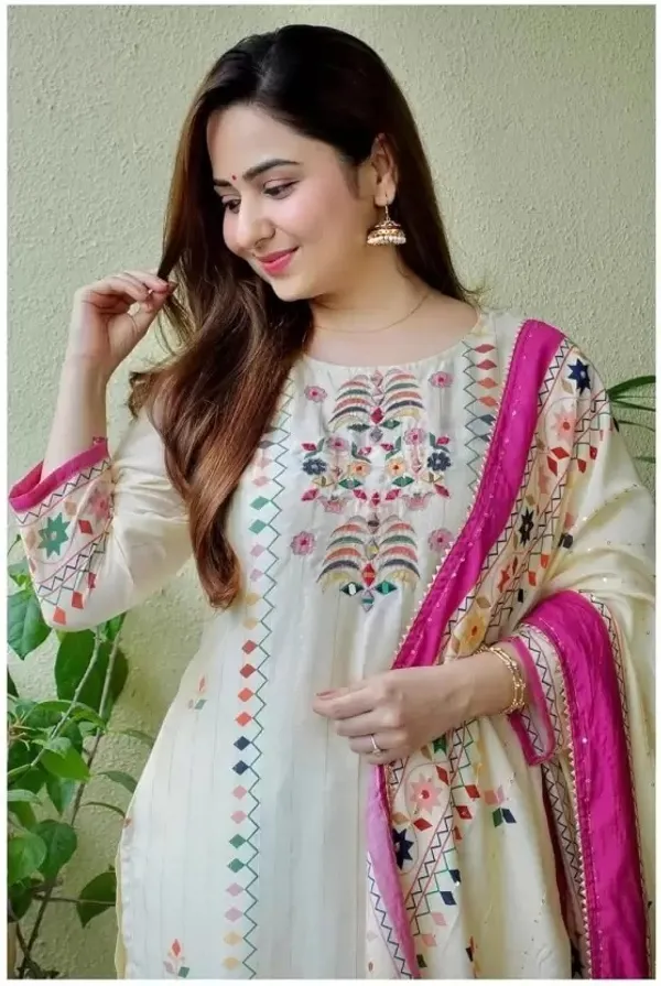 White_Cotton_Blend_Ethnic_Kurta_Set_For_Formal,_Festive_And_Party_Occasions