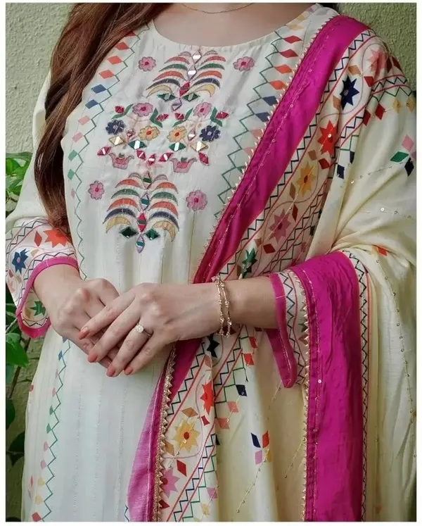 White_Cotton_Blend_Ethnic_Kurta_Set_For_Formal,_Festive_And_Party_Occasions