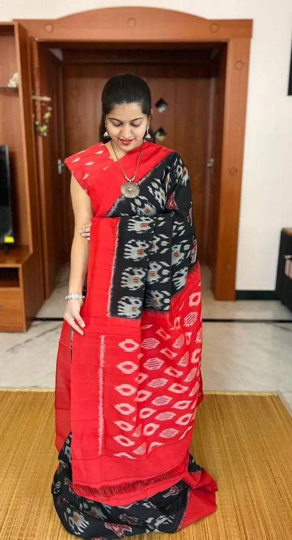 Black_And_Grey_Linen_Digital_Printed_Festive_Or_Wedding_Wear_Saree