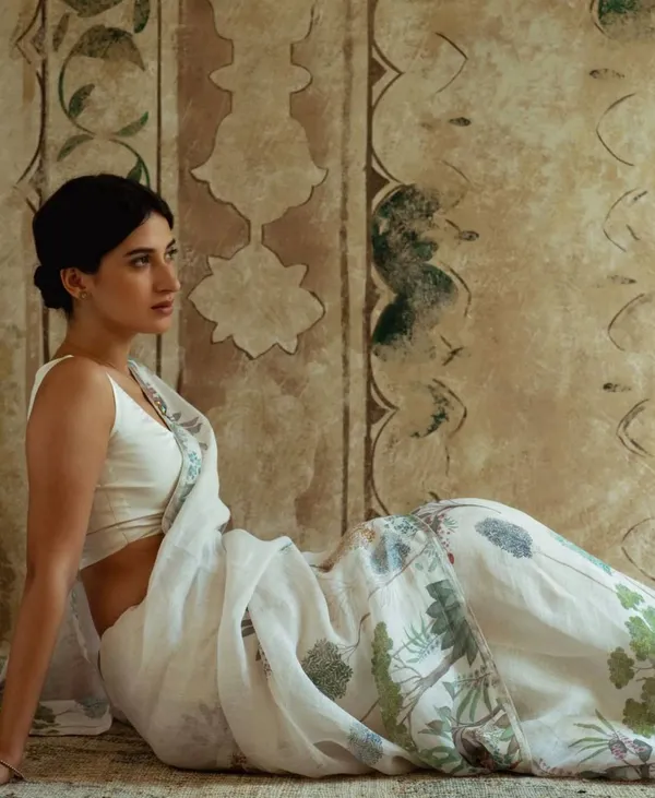 White_Linen_Digital_Printed_Festive_Or_Wedding_Wear_Saree
