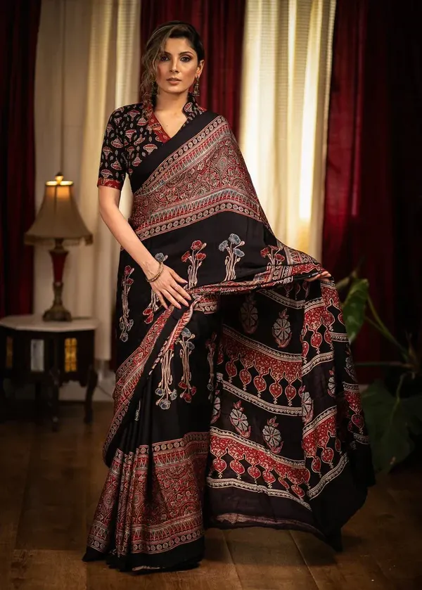 Black_And_Maroon_Colour_Mul_Mul_Chanderi__Digital_Printed_Festive_Or_Wedding_Wear_Saree