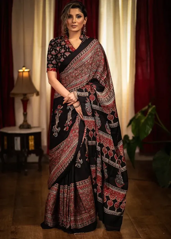 Black_And_Maroon_Colour_Mul_Mul_Chanderi__Digital_Printed_Festive_Or_Wedding_Wear_Saree