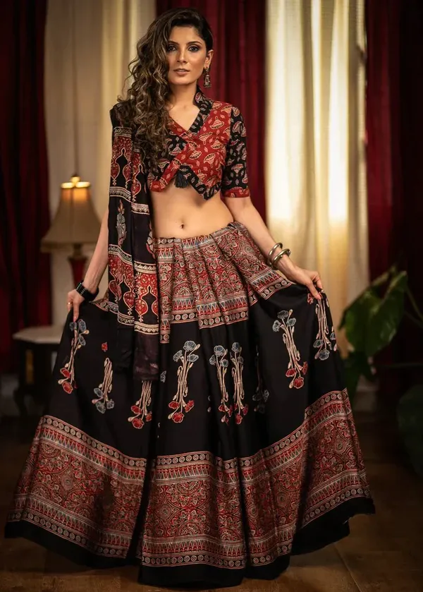 Black_And_Maroon_Colour_Mul_Mul_Chanderi__Digital_Printed_Festive_Or_Wedding_Wear_Saree