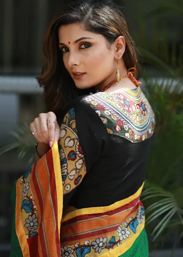 Green_Color_Digital_Printed_Festive_Or_Wedding_Wear_Saree