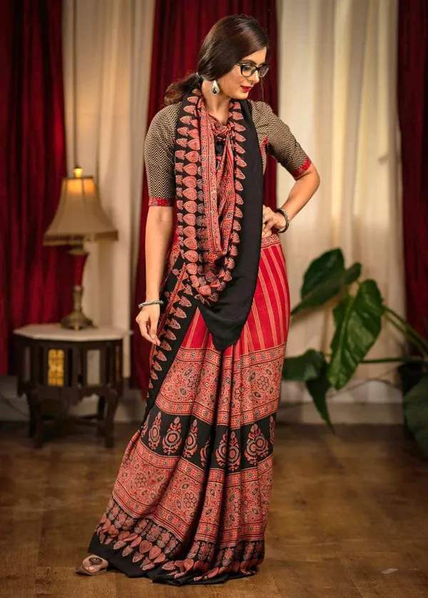 Red_And_Black_Digital_Printed_Festive_Or_Wedding_Wear_Saree