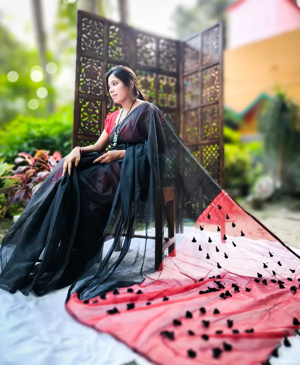 Black_Cotton_Silk_Handloom_Saree_With_Blouse_Piece