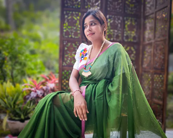 Green_saree_with_100_Count_Mull_Cotton_Handloom_Saree