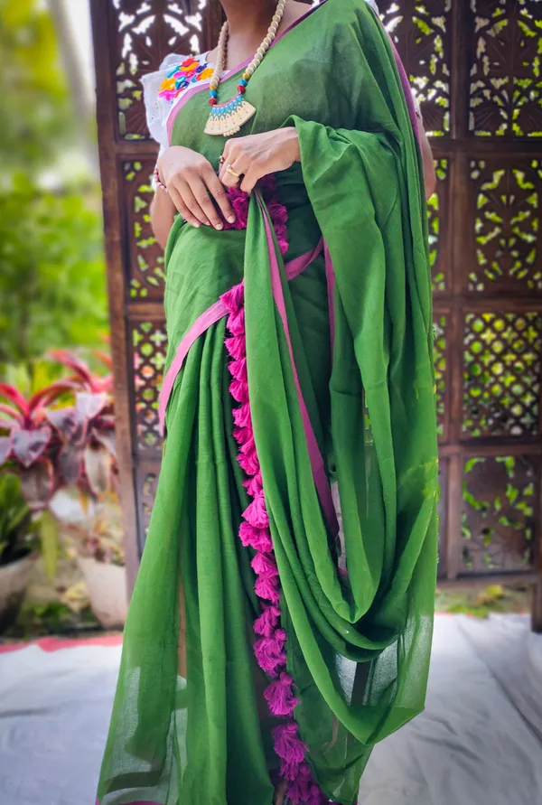 Green_saree_with_100_Count_Mull_Cotton_Handloom_Saree