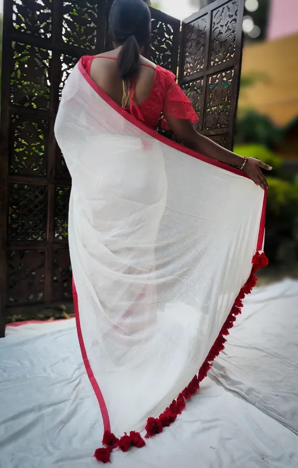 White_saree_with_100_Count_Moll_Cotton_Handloom_Saree