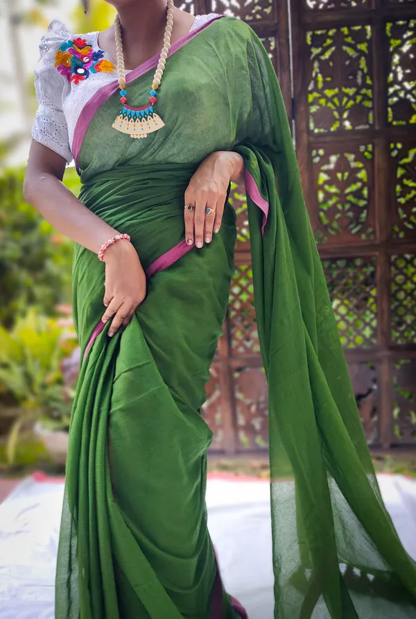 Green_saree_with_100_Count_Mull_Cotton_Handloom_Saree