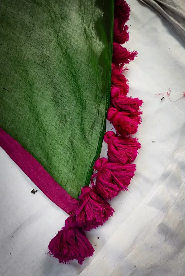 Green_saree_with_100_Count_Mull_Cotton_Handloom_Saree