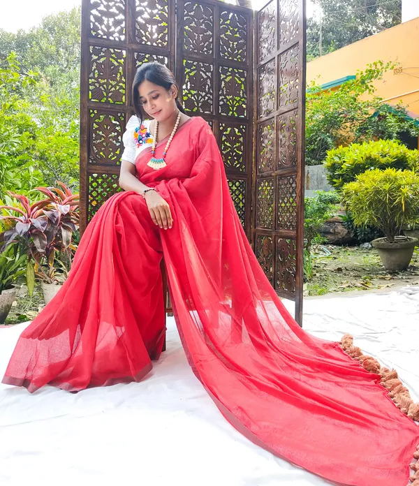 Red_saree_with_100_Count_Mol_Cotton_Handloom_Saree_Without_Blouse_Piece