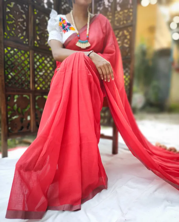 Red_saree_with_100_Count_Mol_Cotton_Handloom_Saree_Without_Blouse_Piece