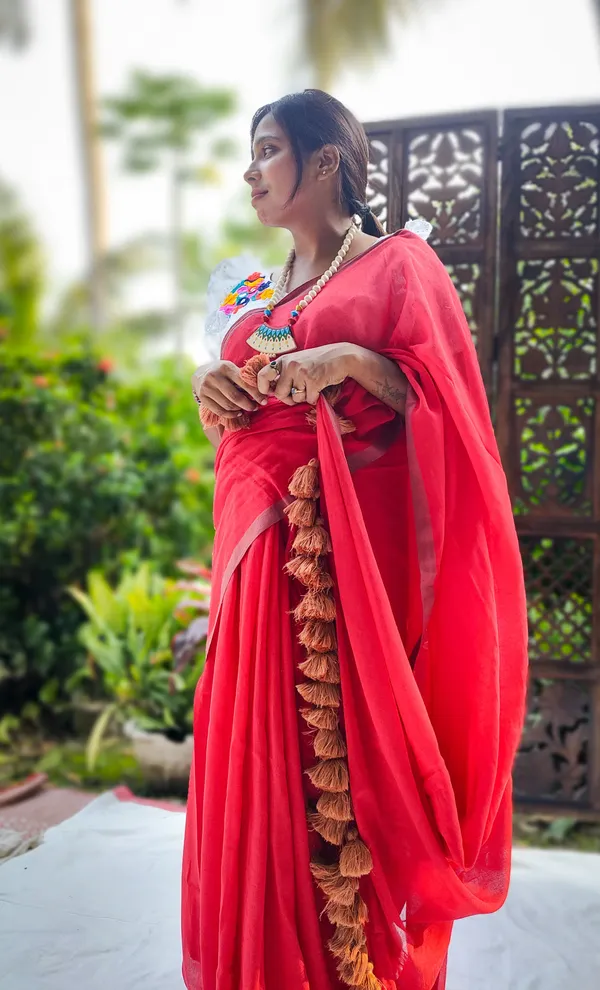 Red_saree_with_100_Count_Mol_Cotton_Handloom_Saree_Without_Blouse_Piece