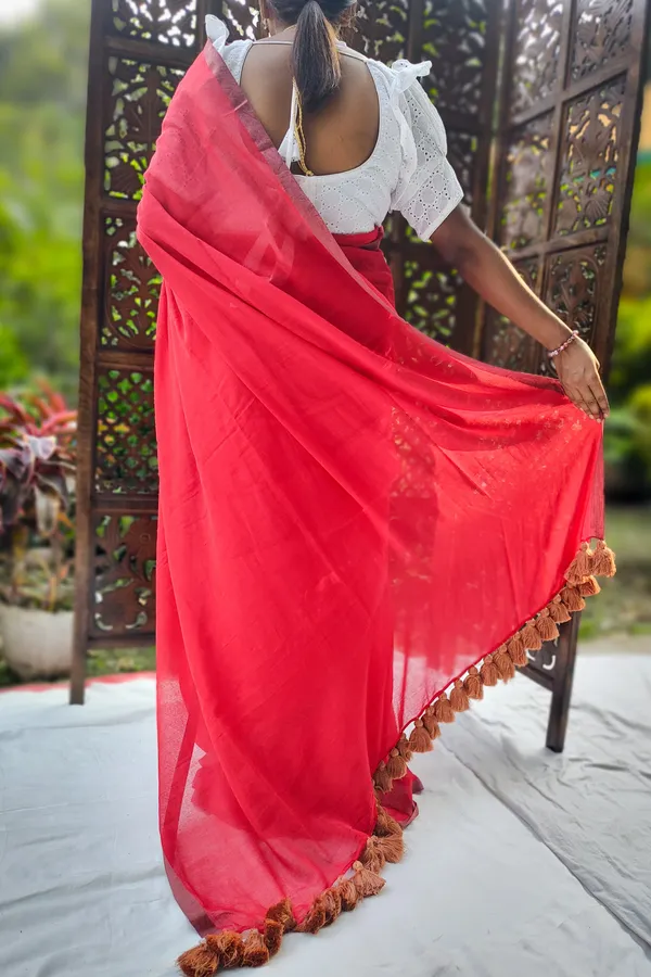 Red_saree_with_100_Count_Mol_Cotton_Handloom_Saree_Without_Blouse_Piece