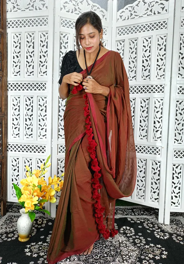 Brown_saree_with_100_Count_Mol_Cotton_Handloom_Saree_Without_Blouse_Piece