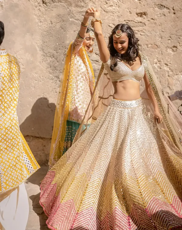 Cream_Heavy_Faux_Georgette_Lehenga_Choli__(_Semi_Stiched_)