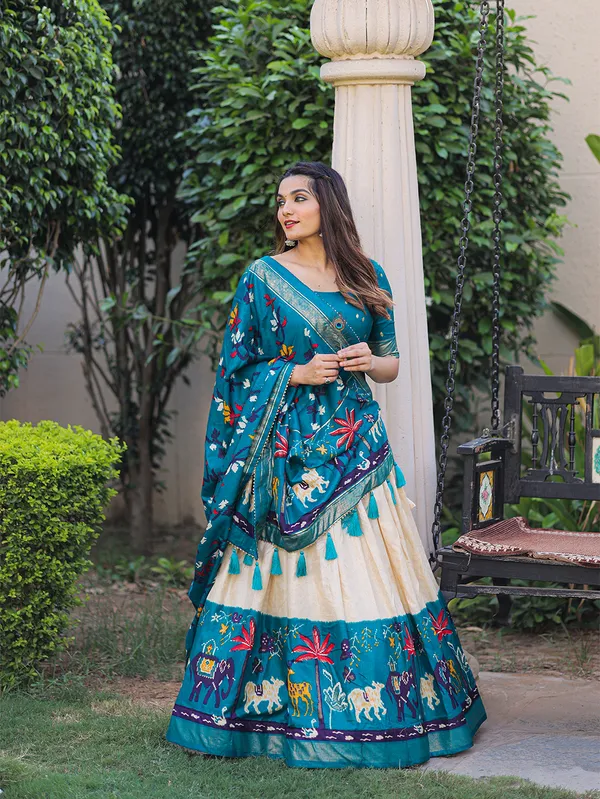 Firozi_Patola_Print_Traditional_Lehenga_Choli_Set