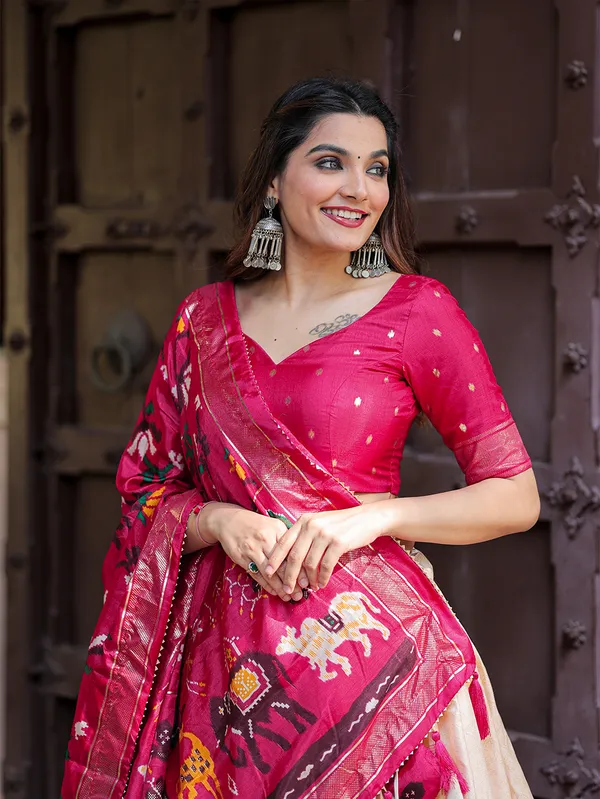 Pink_Patola_Print_Traditional_Lehenga_Choli_Set