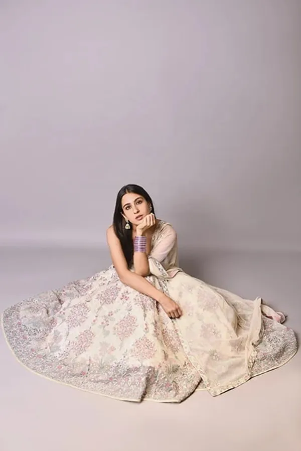 Cream_Heavy_Faux_Georgette_Lehenga_Choli__(_Semi_Stiched_)