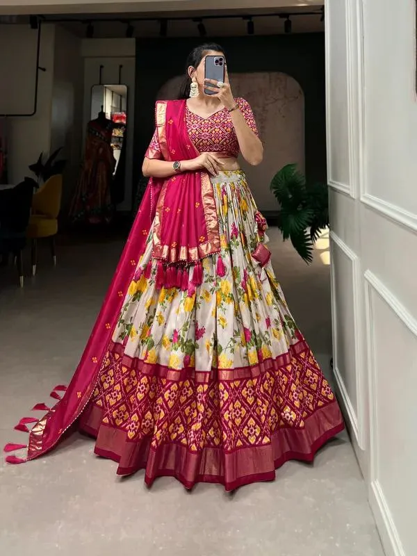 Red_Patola_Print_Traditional_Lehenga_Choli