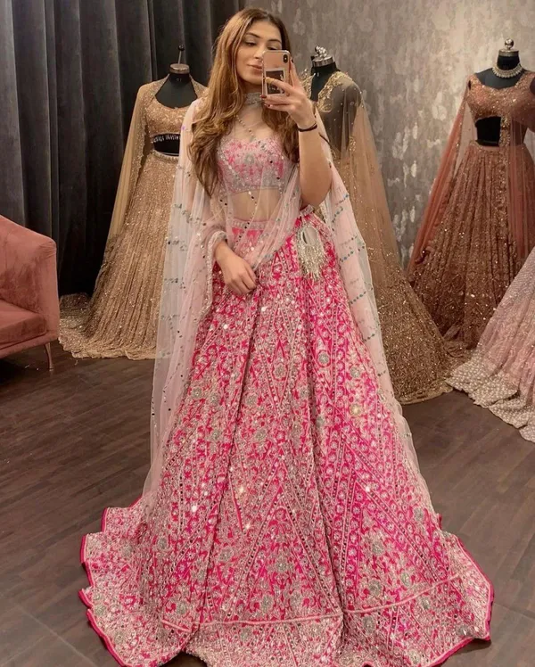 Gajri_Off_White_Heavy_Faux_Georgette_Lehenga_Choli__(_Semi_Stiched_)