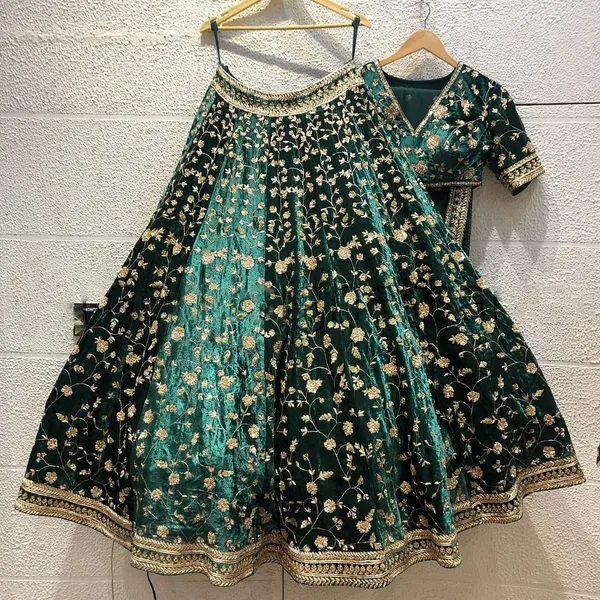 Green_Heavy_Faux_Georgette_Lehenga_Choli__(_Semi_Stiched_)