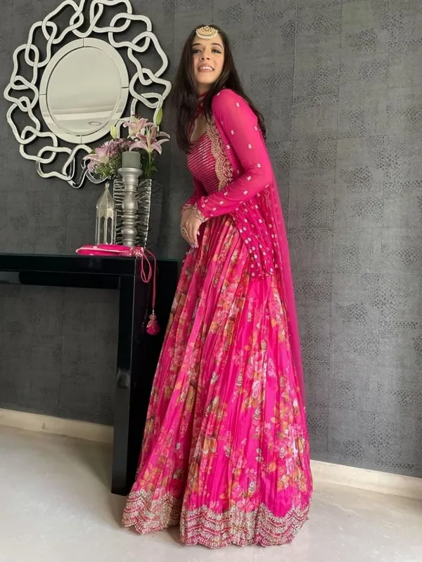 Rani_Pink_Heavy_Faux_Georgette_Lehenga_Choli__(_Semi_Stiched_)