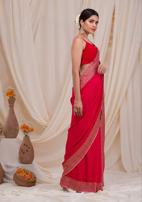Red_Blooming_Vichitra_Saree_For_Women