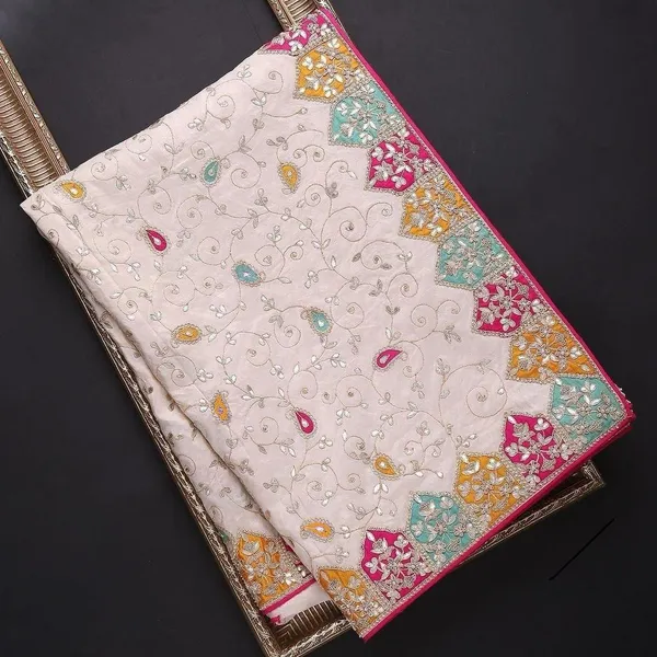 White_Vichitra_Silk_Saree_For_Preety_Ladies