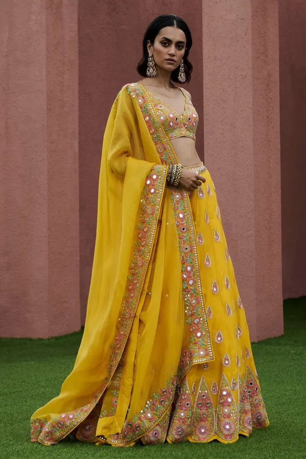 Yellow_Heavy_Faux_Georgette_Lehenga_Choli__(_Semi_Stiched_)