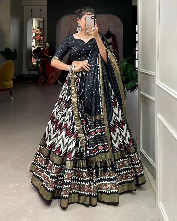 Flower_Black_Patola_Print_Traditional_Lehenga_Choli