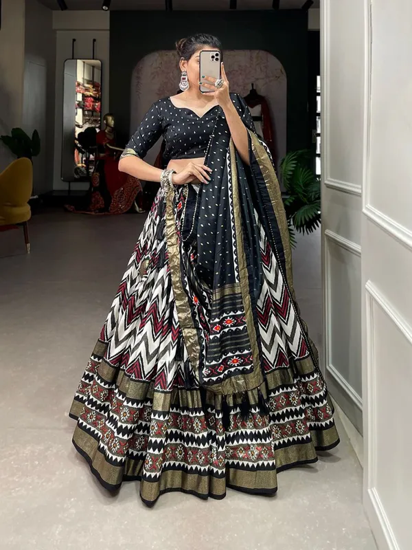 Flower_Black_Patola_Print_Traditional_Lehenga_Choli
