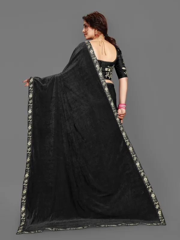 Unstitched_Velvet_Blouse_Material_embroidered
