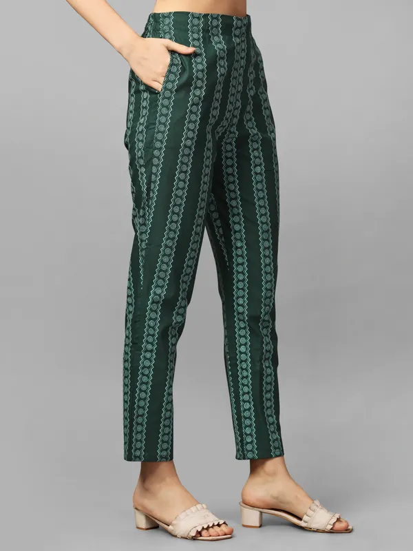 Green_Pure_Cotton_Printed_Kurta_Pant__Set
