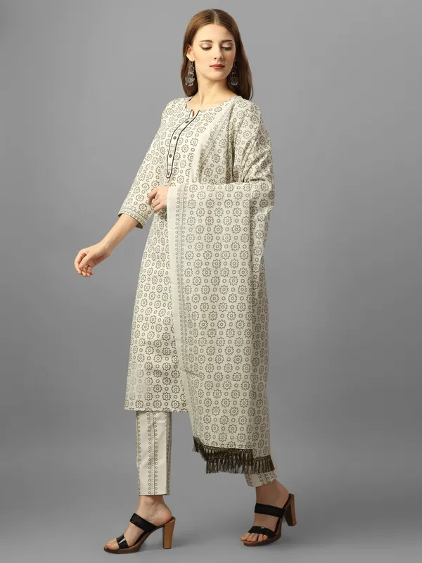 Grey_Pure_Cotton_Solid_Kurta_Pant_Dupatta_Set