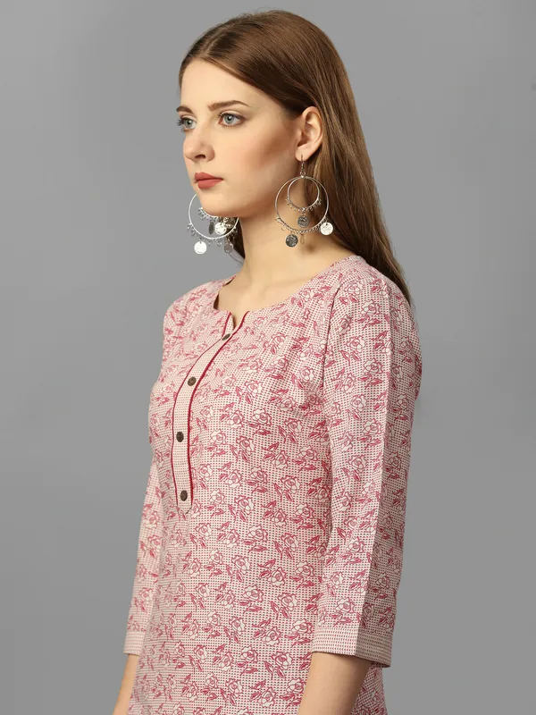 Red_Pure_Cotton_floral_printed_Kurta_Pant_Dupatta_Set