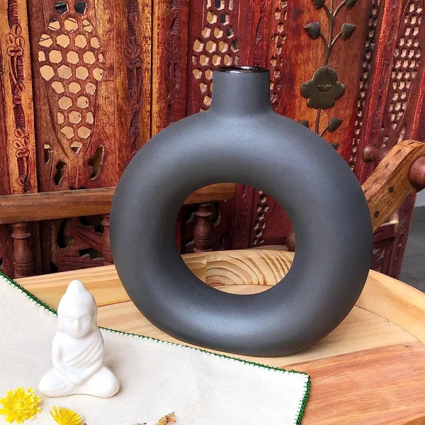 Donut_Ceramic_Vase_for_Pampas_Grass_-8inch_Black_Matt