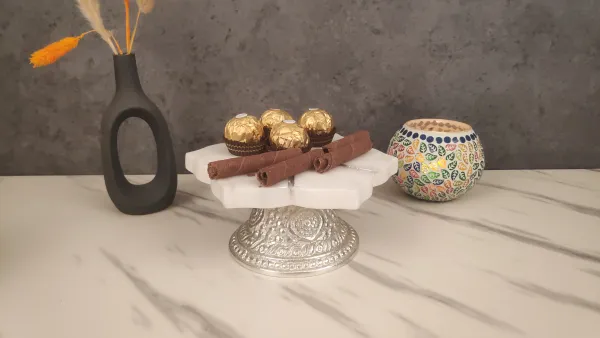 Cake_Stand_With_Marble_Top_(Silver)