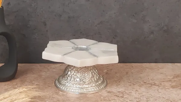 Cake_Stand_With_Marble_Top_(Silver)