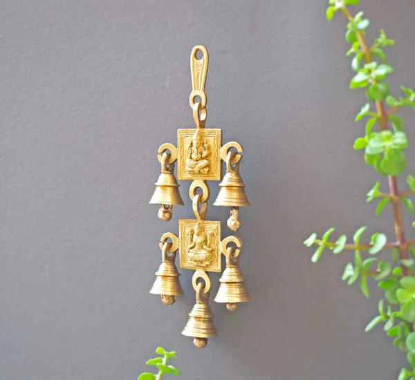 Brass_Wall_Hanging_of_Lord_Ganesha_and_Laxmi_with_5_Bells