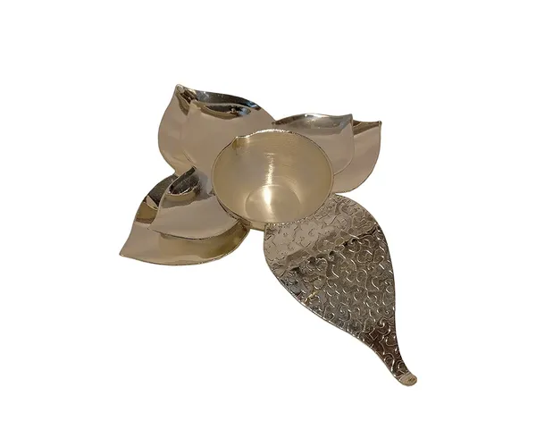Silver_Lotus_Leaf_Jyot_Deepak_Set_with_Box_Pack_for_Diwali_Festival_Gift_Item