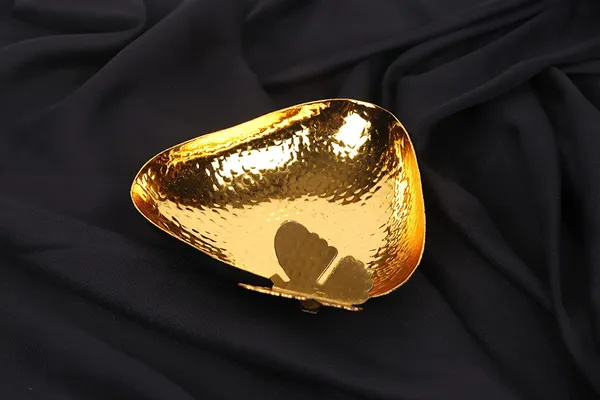 Triangular_Shape_Brass_Bowl_Hand_Crafted_Serving_Bowl_Hammerd_design_with_Butterfly_motif_6"