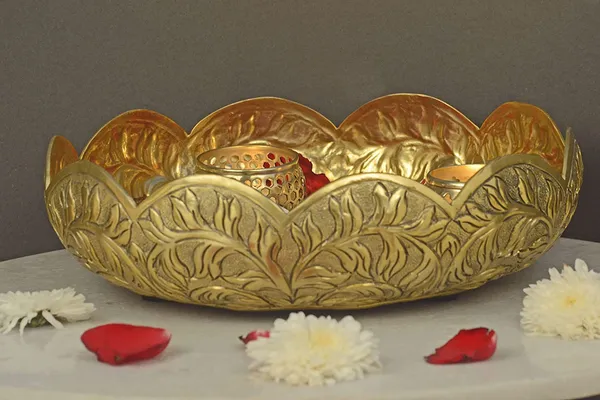 Brass_Gold_Flower_Embossed_Design_Urli_Set_(Pack_of_8_pcs)
