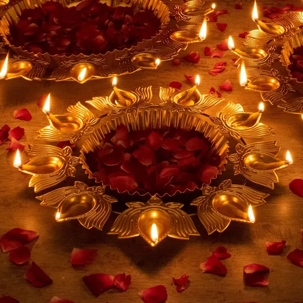Lotus_Diya_Urli_Bowl_Gold_(Pack_of_1Pcs)_(Large_-14.5_Inch)