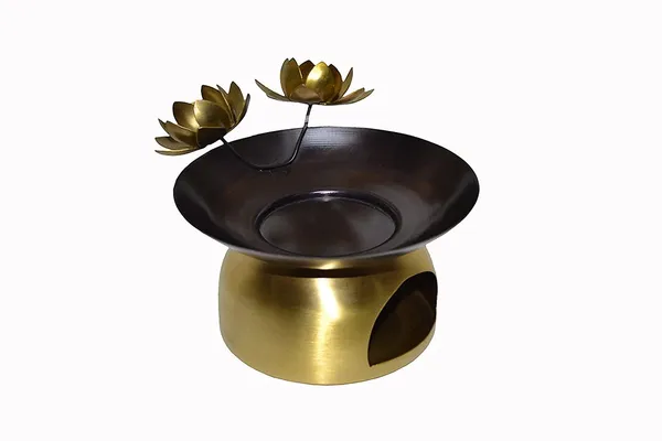 Golden_Aroma_Diffuser_for_Home_in_Brass_6"_with_Lotus_Flower_Decor_Gift_for_New_Home_Oil_Diffuser_for_Aromatherapy_Home_Decor_Item